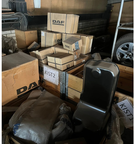 DAF diverse NOS oude voorraad nieuwe delen - Подложка за двигател за Камион: снимка 1 DAF diverse NOS oude voorraad nieuwe delen - Подложка за двигател за Камион: снимка 1