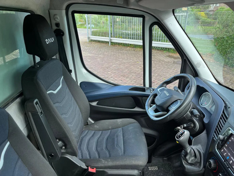 Лекотоварен автомобил фургон, Бус с двойна кабина Iveco Daily 35C16 Achterdeuren (15 diverse modellen op voorraad): снимка 19