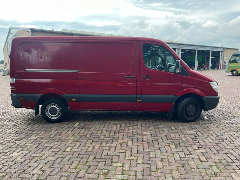 Mercedes-Benz Sprinter 313 CDI L2H1 - Товарен бус: снимка 4 Mercedes-Benz Sprinter 313 CDI L2H1 - Товарен бус: снимка 4