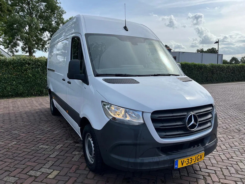 Mercedes-Benz Sprinter 317 1.9 CDI L2H1 - Товарен бус, Бус с двойна кабина: снимка 4 Mercedes-Benz Sprinter 317 1.9 CDI L2H1 - Товарен бус, Бус с двойна кабина: снимка 4