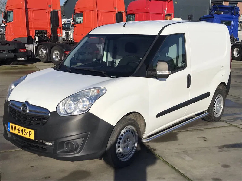 Товарен бус Opel Combo 1.6 CDTI: снимка 1