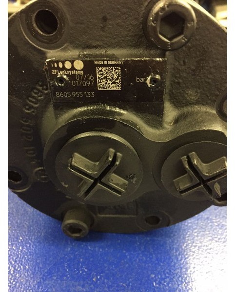 ZF Stuuroliepomp 8605955133 - Кормилна кутия: снимка 2 ZF Stuuroliepomp 8605955133 - Кормилна кутия: снимка 2