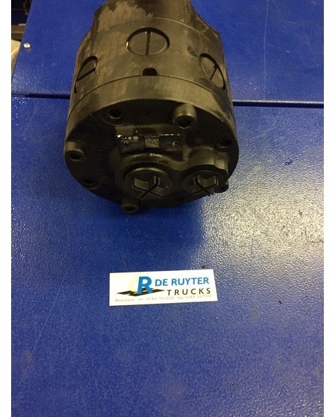 ZF Stuuroliepomp 8605955133 - Кормилна кутия: снимка 1 ZF Stuuroliepomp 8605955133 - Кормилна кутия: снимка 1
