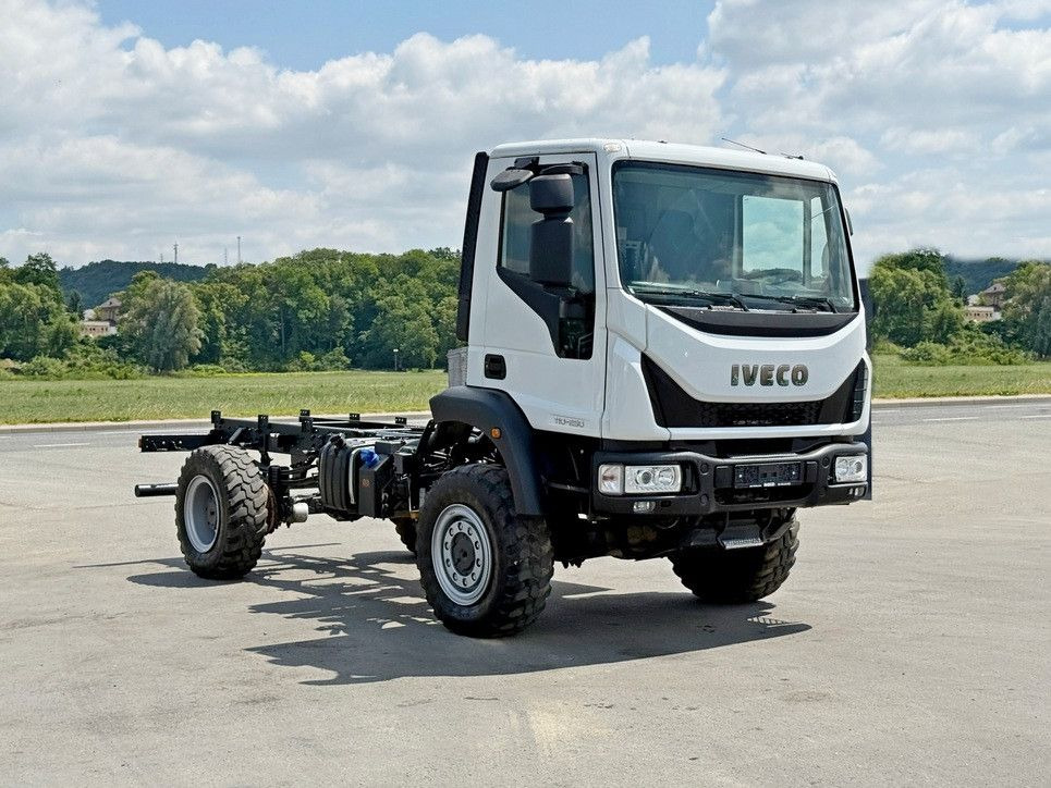 Iveco EUROCARGO 110-250* PLATFORM 4,60 m* 4x4 - Шаси кабина: снимка 2 Iveco EUROCARGO 110-250* PLATFORM 4,60 m* 4x4 - Шаси кабина: снимка 2