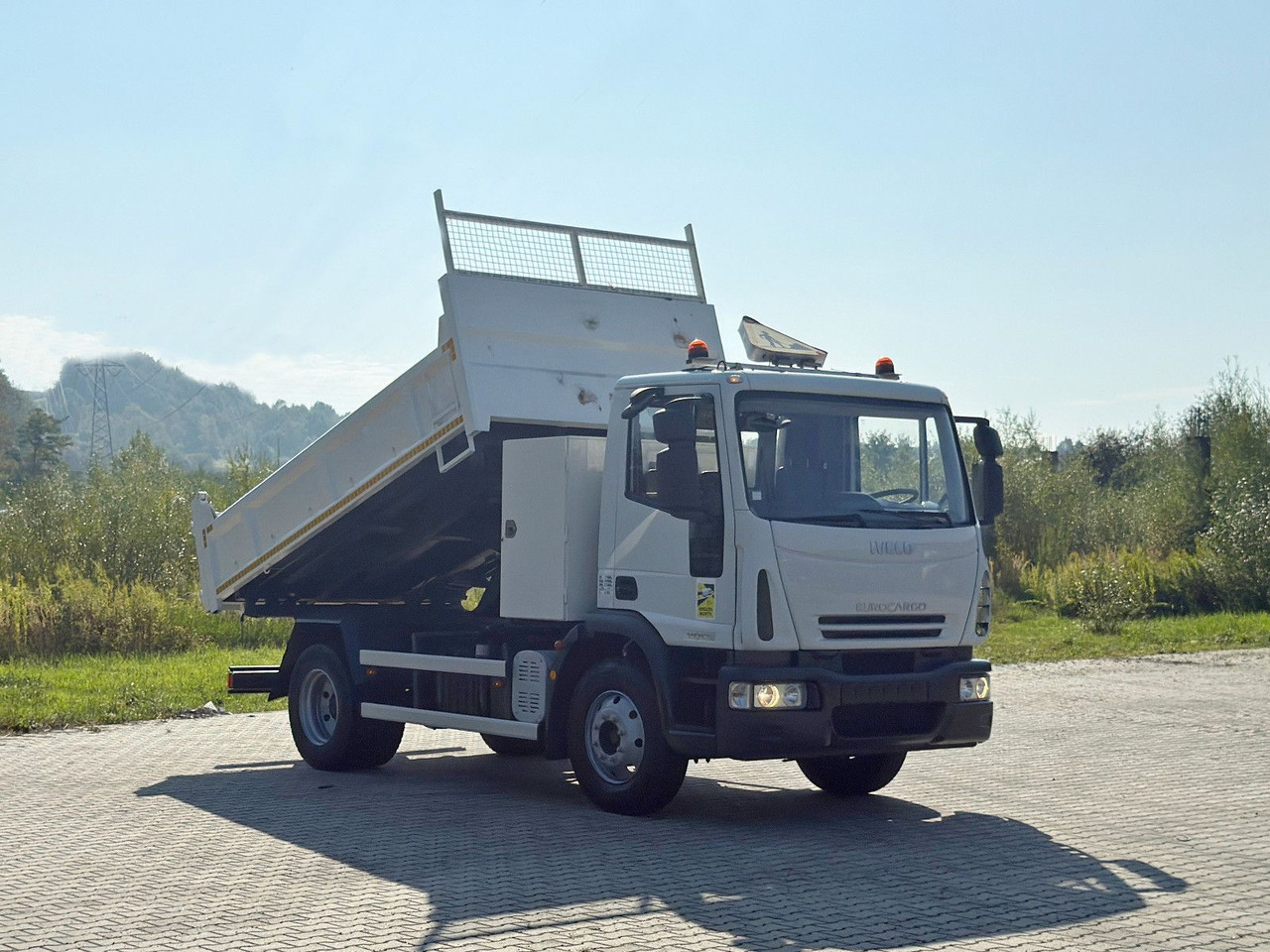 Iveco EUROCARGO 140E22* KIPPER 5,00 m* TOPZUSTAND - Самосвал камион: снимка 1 Iveco EUROCARGO 140E22* KIPPER 5,00 m* TOPZUSTAND - Самосвал камион: снимка 1