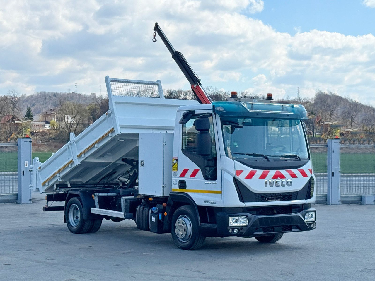 Iveco Eurocargo 100-220 *PC 1500 A * TOPZUSTAND - Камион с кран: снимка 2 Iveco Eurocargo 100-220 *PC 1500 A * TOPZUSTAND - Камион с кран: снимка 2