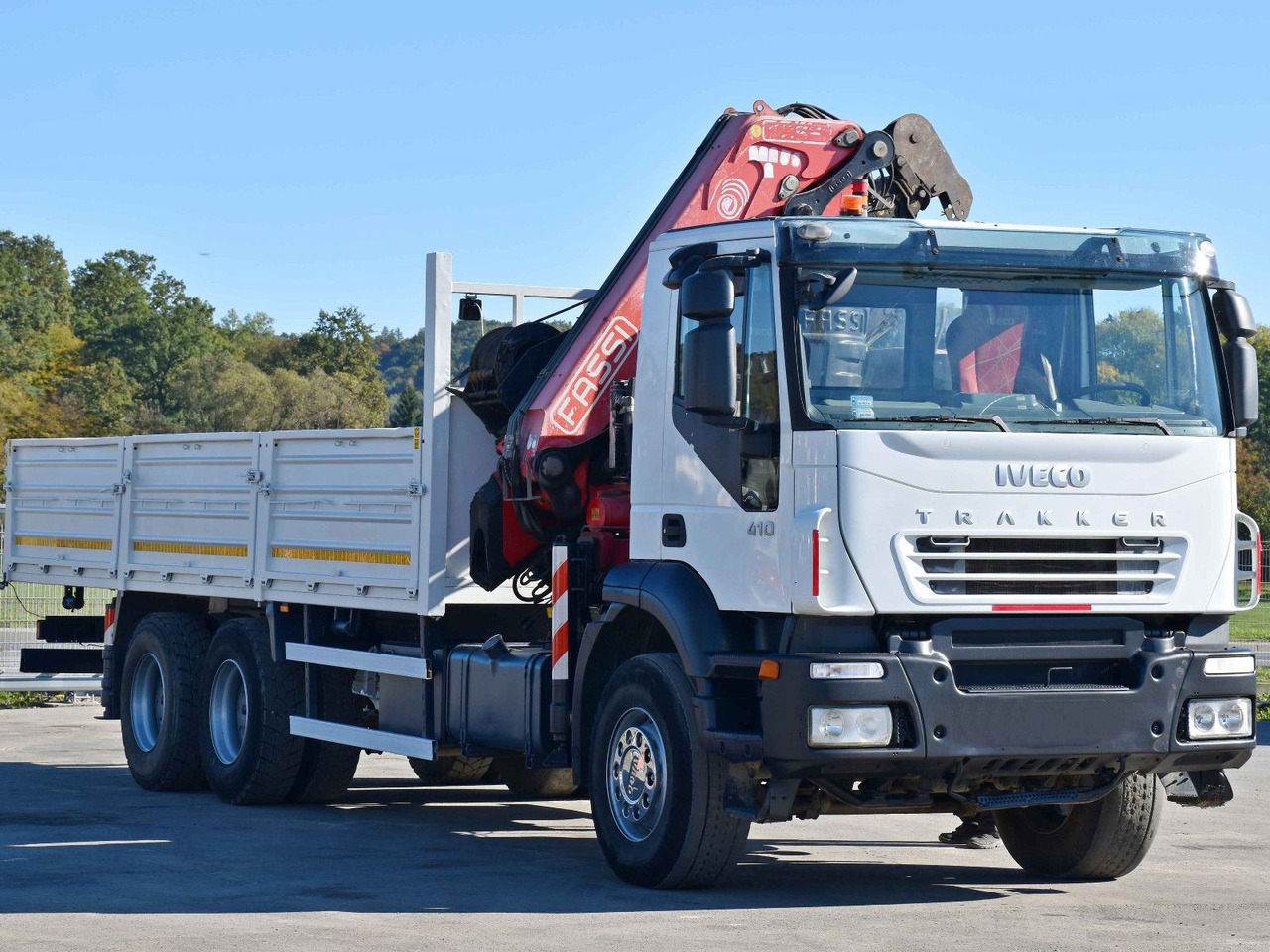 Iveco TRAKKER 410* FASSI F330D.28 + FUNK/ 6x4 - Камион с кран: снимка 3 Iveco TRAKKER 410* FASSI F330D.28 + FUNK/ 6x4 - Камион с кран: снимка 3