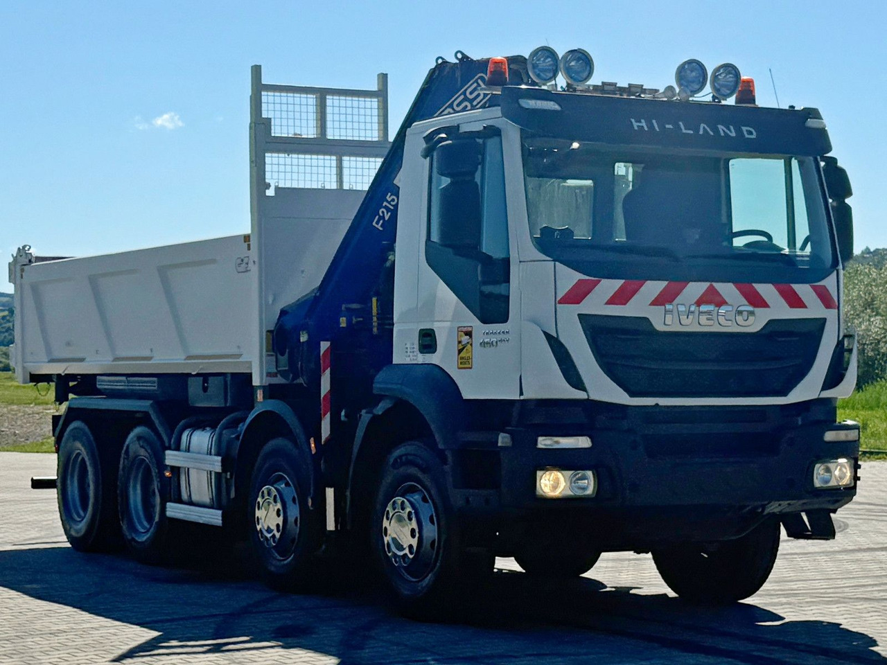 Iveco TRAKKER 450 * FASSI F215A.0.22 + FUNK / 8x4 *TOP - Самосвал камион, Камион с кран: снимка 4 Iveco TRAKKER 450 * FASSI F215A.0.22 + FUNK / 8x4 *TOP - Самосвал камион, Камион с кран: снимка 4