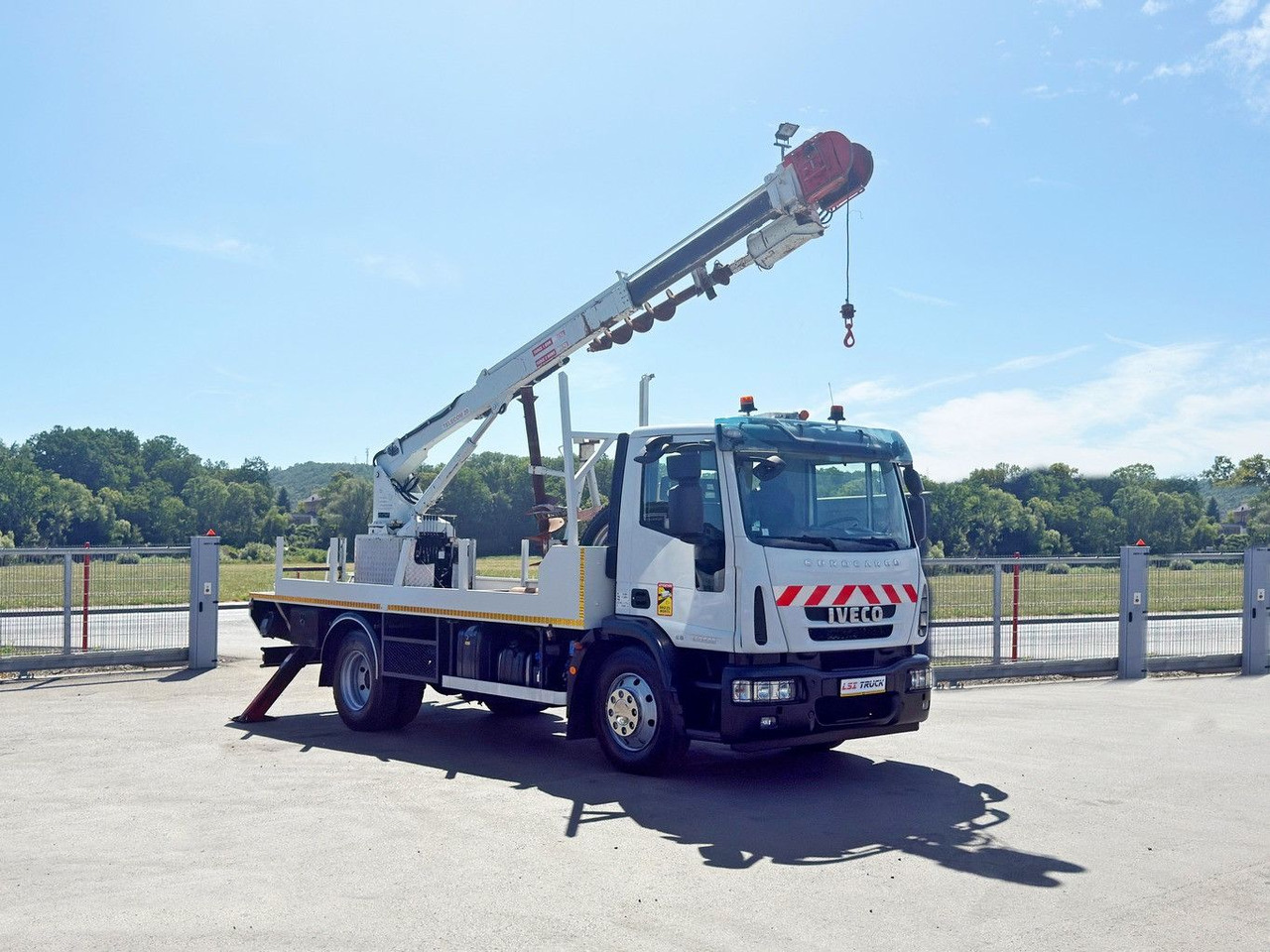 Iveco Eurocargo 120E22 * Bohrgerät auf LKW + FUNK *TOP - Камион, Камион с кран: снимка 1 Iveco Eurocargo 120E22 * Bohrgerät auf LKW + FUNK *TOP - Камион, Камион с кран: снимка 1