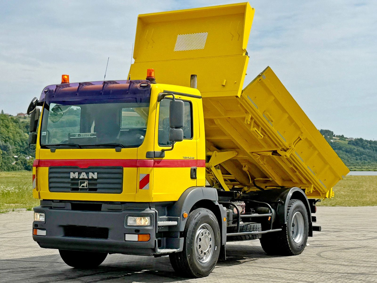 MAN TGM 15.240 * KIPPER 4,30 m + BORDMATIC - Самосвал камион, Камион с кран: снимка 3 MAN TGM 15.240 * KIPPER 4,30 m + BORDMATIC - Самосвал камион, Камион с кран: снимка 3