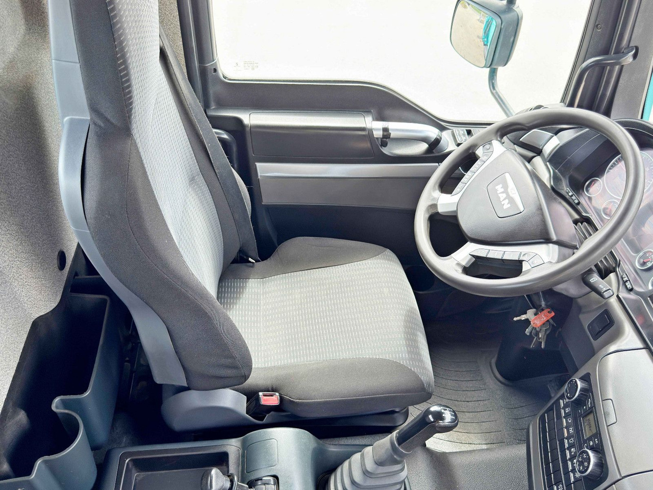 Самосвал камион, Камион с кран MAN TGM 15.340 * Kipper 4,60 m * TOPZUSTAND: снимка 12 Самосвал камион, Камион с кран MAN TGM 15.340 * Kipper 4,60 m * TOPZUSTAND: снимка 12