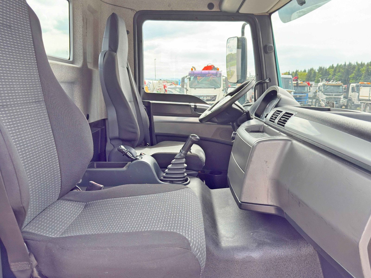 Самосвал камион, Камион с кран MAN TGM 15.340 * Kipper 4,60 m * TOPZUSTAND: снимка 11 Самосвал камион, Камион с кран MAN TGM 15.340 * Kipper 4,60 m * TOPZUSTAND: снимка 11