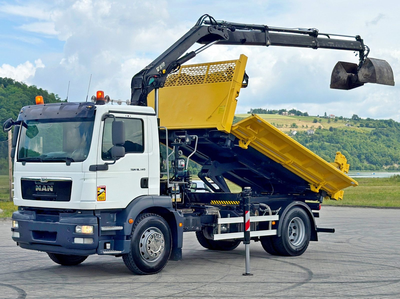 MAN TGM 18.340* KIPPER 4,05m*HIAB 111 B-2 HIDUO/FUNK - Самосвал камион, Камион с кран: снимка 3 MAN TGM 18.340* KIPPER 4,05m*HIAB 111 B-2 HIDUO/FUNK - Самосвал камион, Камион с кран: снимка 3