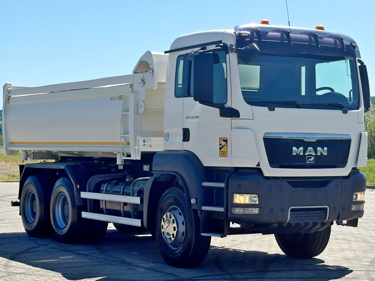 MAN TGS 26.360 Kipper 5,20 m + BORDMATIC / 6x4 - Самосвал камион, Камион с кран: снимка 4 MAN TGS 26.360 Kipper 5,20 m + BORDMATIC / 6x4 - Самосвал камион, Камион с кран: снимка 4