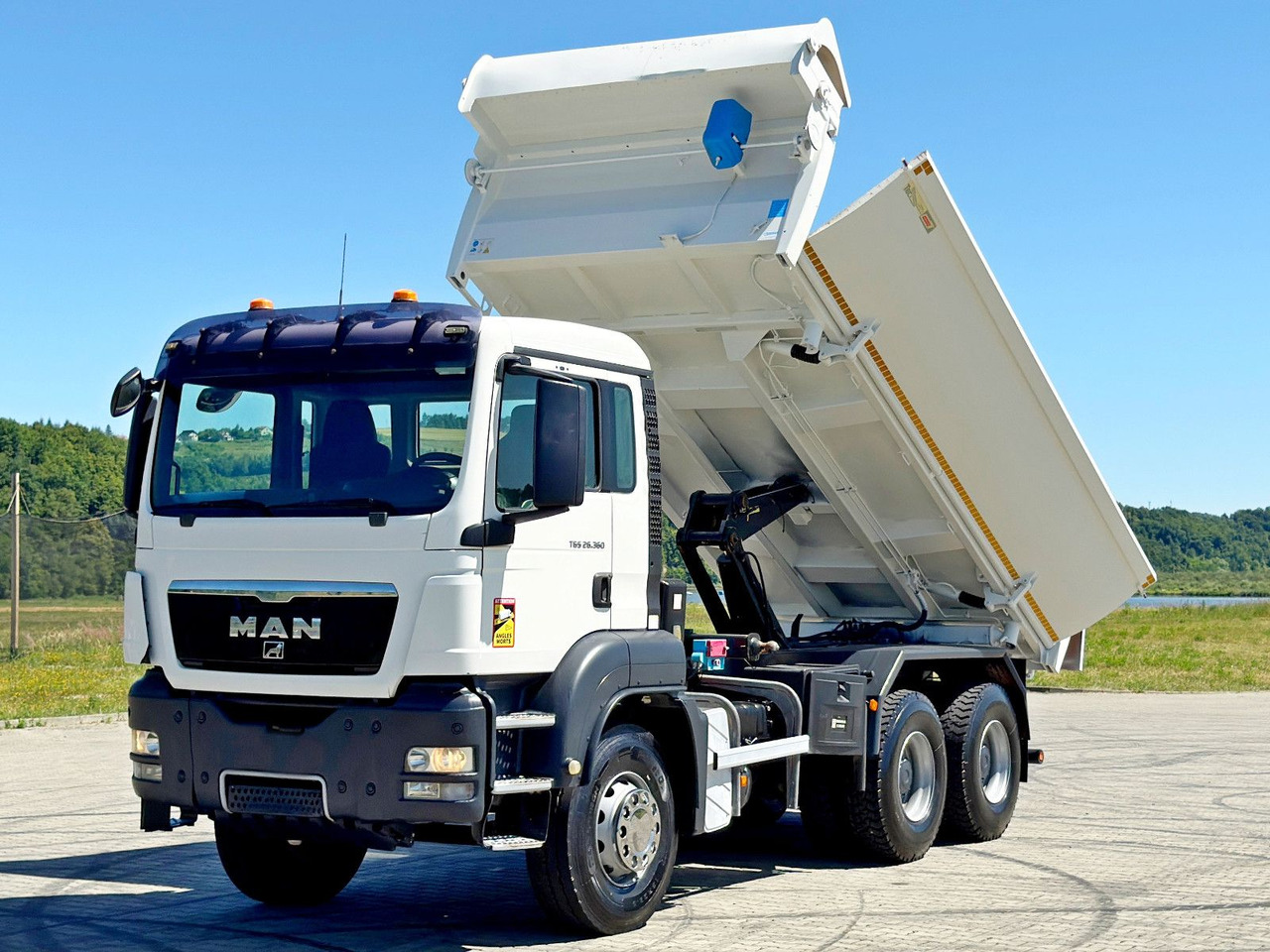 MAN TGS 26.360 Kipper 5,20 m + BORDMATIC / 6x4 - Самосвал камион, Камион с кран: снимка 3 MAN TGS 26.360 Kipper 5,20 m + BORDMATIC / 6x4 - Самосвал камион, Камион с кран: снимка 3