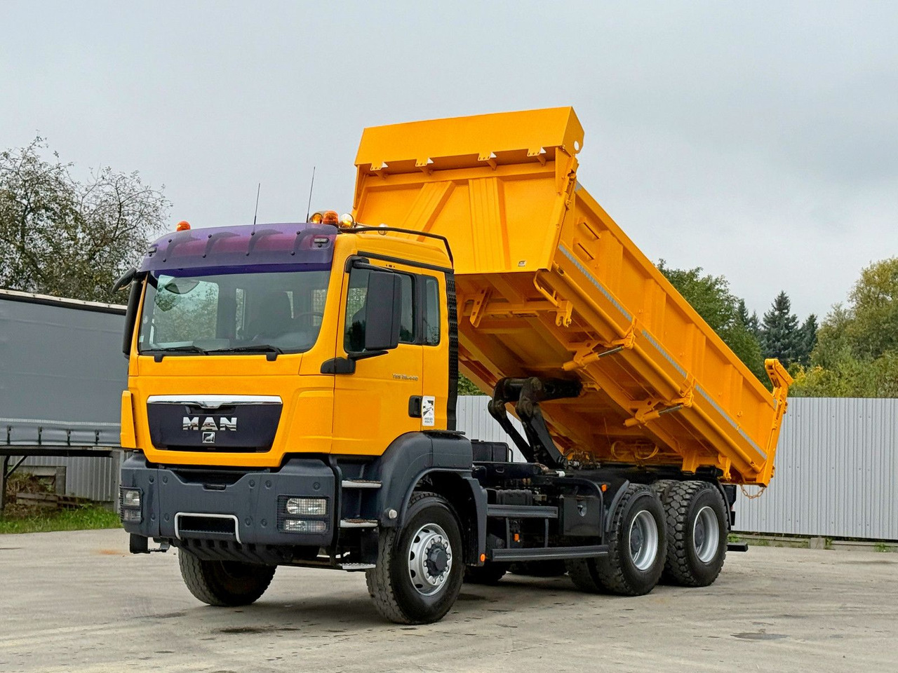 MAN TGS 26.440 * Kipper 5,20m+BORDMATIC * 6x6 * TOP - Самосвал камион, Камион с кран: снимка 2 MAN TGS 26.440 * Kipper 5,20m+BORDMATIC * 6x6 * TOP - Самосвал камион, Камион с кран: снимка 2