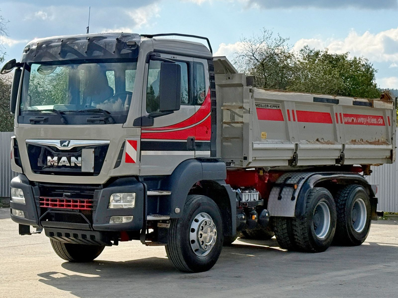 MAN TGS 26.460 * Kipper 4,90m+BORDMATIC * 6x4 * TOP - Самосвал камион, Камион с кран: снимка 5 MAN TGS 26.460 * Kipper 4,90m+BORDMATIC * 6x4 * TOP - Самосвал камион, Камион с кран: снимка 5