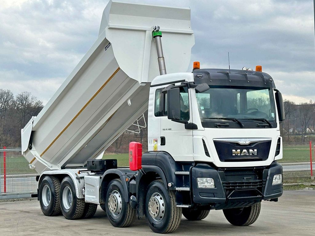 MAN TGS 41.480 KIPPER * 8x4 * TOPZUSTAND - Самосвал камион: снимка 4 MAN TGS 41.480 KIPPER * 8x4 * TOPZUSTAND - Самосвал камион: снимка 4