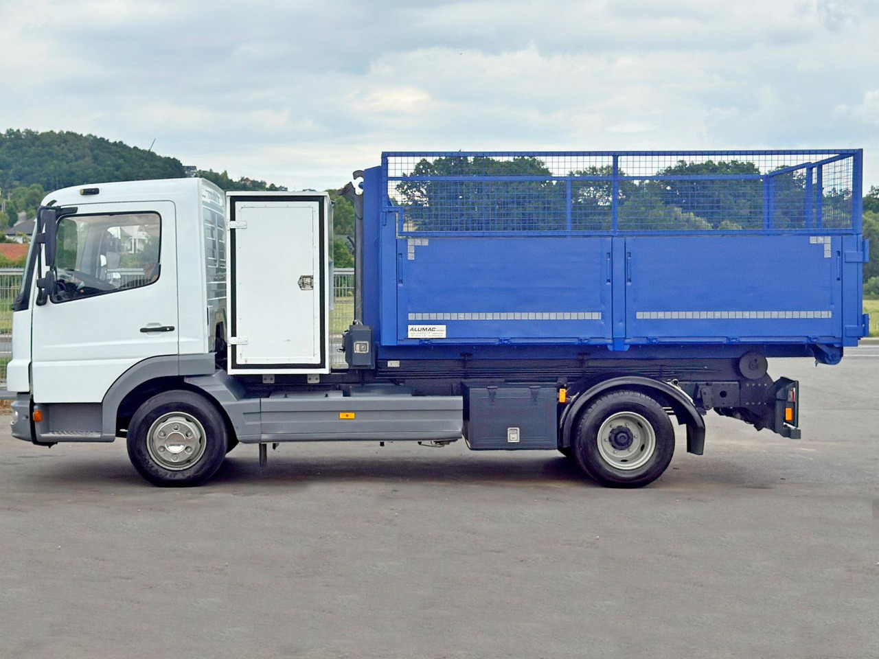 Mercedes-Benz 815 * Abrollkipper + CONTAINER 3,68 m * TOP - Мултилифт с кука камион: снимка 5 Mercedes-Benz 815 * Abrollkipper + CONTAINER 3,68 m * TOP - Мултилифт с кука камион: снимка 5