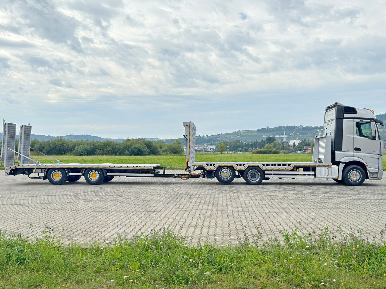 Mercedes-Benz ACTROS 2542 *ABSCHLEPPWAGEN 8,50m+Anhänger 7,32m - Камион пътна помощ: снимка 4 Mercedes-Benz ACTROS 2542 *ABSCHLEPPWAGEN 8,50m+Anhänger 7,32m - Камион пътна помощ: снимка 4