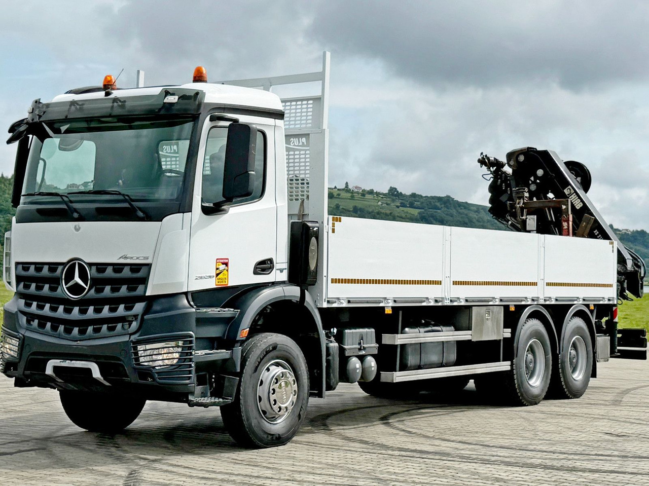 Mercedes-Benz ACTROS 2636 * HIAB 211 E-6 HIDUO/FUNK *6x4 - Камион с кран: снимка 4 Mercedes-Benz ACTROS 2636 * HIAB 211 E-6 HIDUO/FUNK *6x4 - Камион с кран: снимка 4