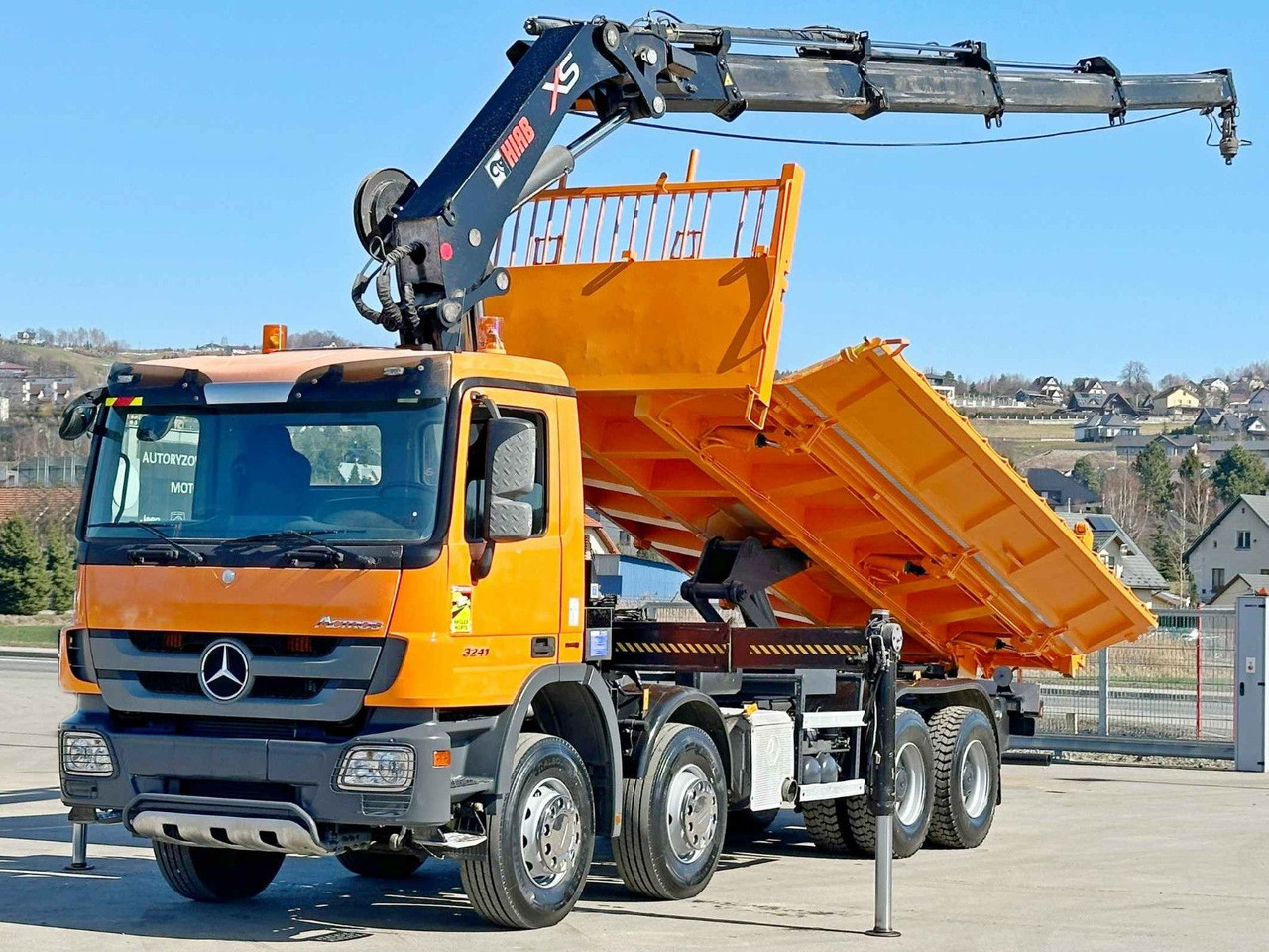 Mercedes-Benz ACTROS 3241 * HIAB 322 EP-4 HIDUO + FUNK / 8x4 - Самосвал камион, Камион с кран: снимка 3 Mercedes-Benz ACTROS 3241 * HIAB 322 EP-4 HIDUO + FUNK / 8x4 - Самосвал камион, Камион с кран: снимка 3