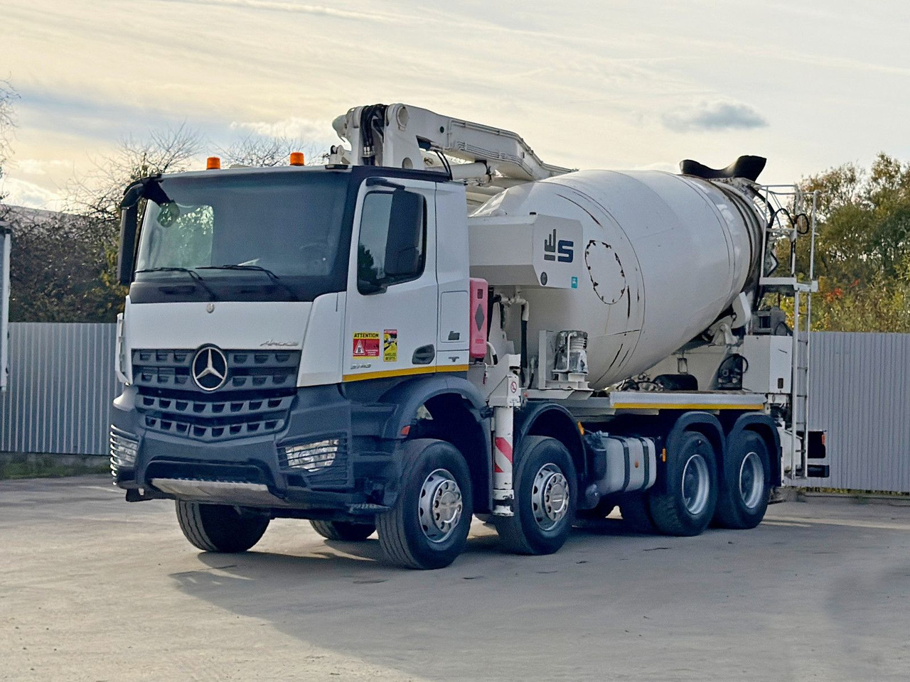 Mercedes-Benz AROCS 3743 * Betonpumpe + FUNK * 8x4 * TOP - Бетон помпа: снимка 2 Mercedes-Benz AROCS 3743 * Betonpumpe + FUNK * 8x4 * TOP - Бетон помпа: снимка 2