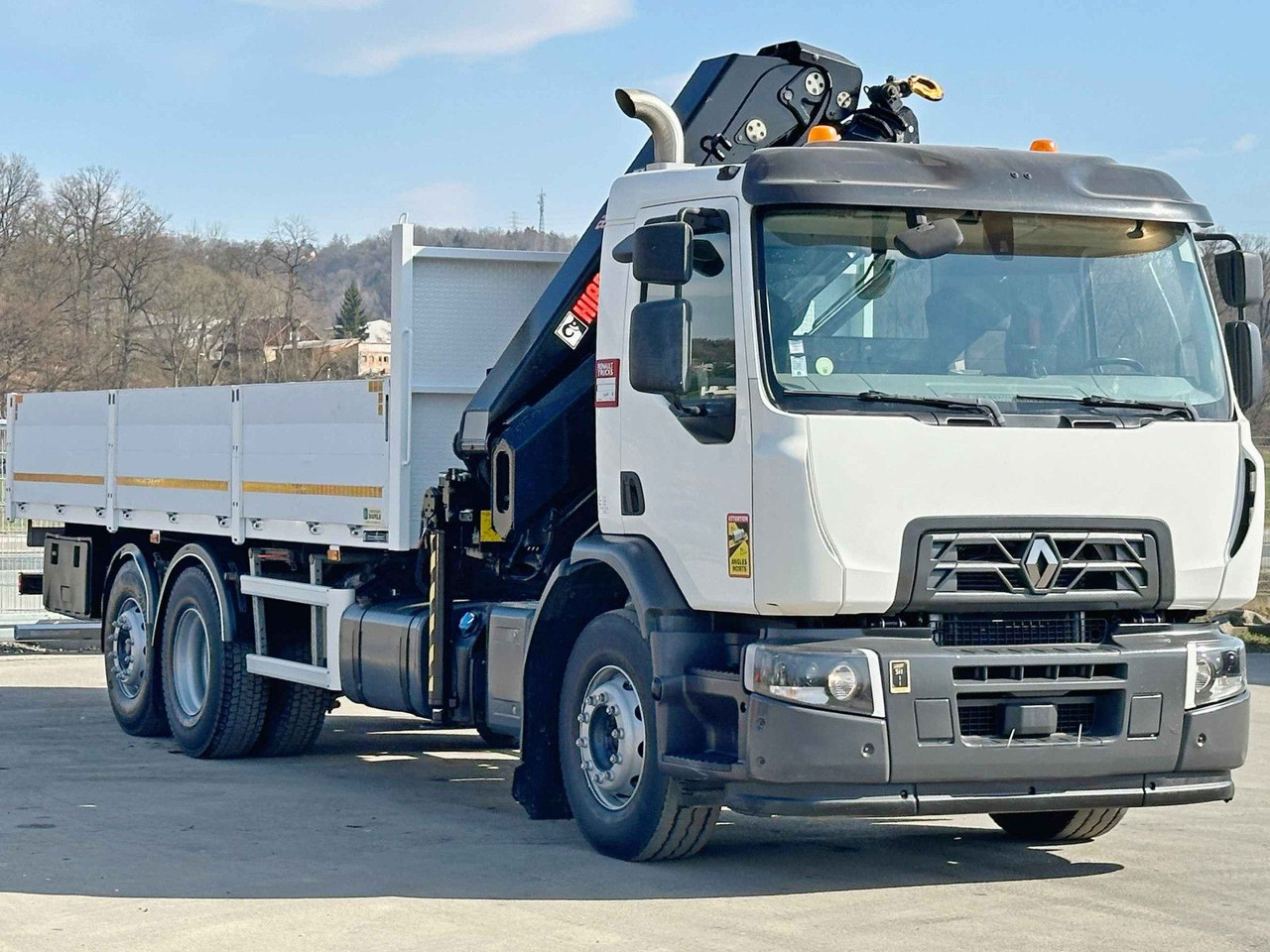 Renault C 320 * HIAB 211 EP - 2 HIDUO + FUNK *TOPZUSTAND - Камион с кран: снимка 3 Renault C 320 * HIAB 211 EP - 2 HIDUO + FUNK *TOPZUSTAND - Камион с кран: снимка 3