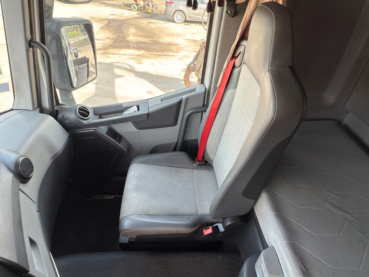 Мултилифт с кука камион, Камион с кран Renault C520 * ABROLLKIPPER 4,80 m * KESLA * 6x4!: снимка 9 Мултилифт с кука камион, Камион с кран Renault C520 * ABROLLKIPPER 4,80 m * KESLA * 6x4!: снимка 9