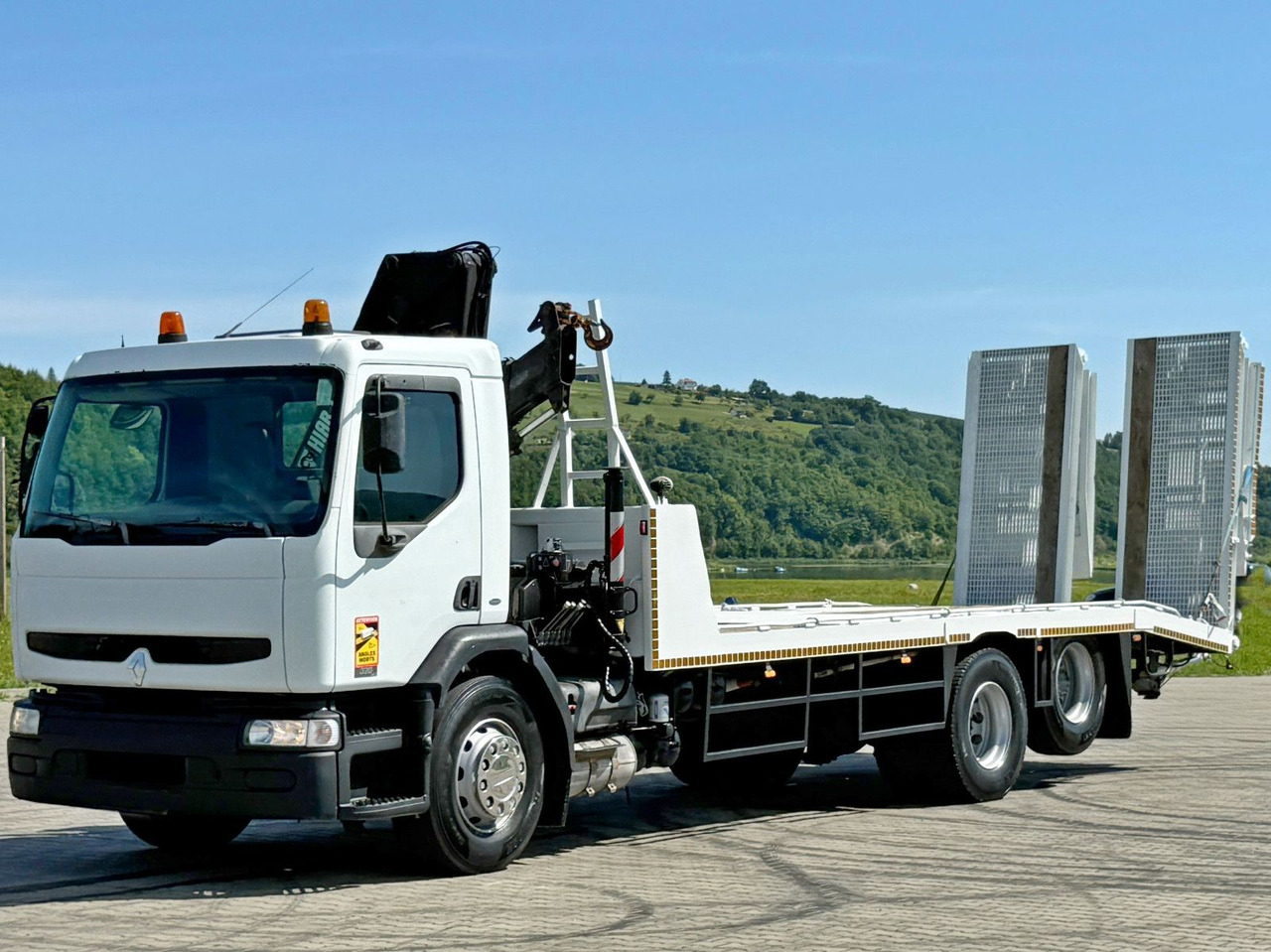 Renault KERAX 320 DCI* ABSCHLEPPWAGEN 7,35m + HIAB 140A - Камион пътна помощ: снимка 5 Renault KERAX 320 DCI* ABSCHLEPPWAGEN 7,35m + HIAB 140A - Камион пътна помощ: снимка 5