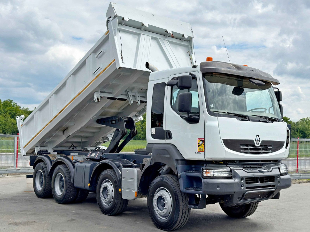 Renault KERAX 430 DXI * KIPPER 6,00 m / 8x4 * TOP - Самосвал камион, Камион с кран: снимка 3 Renault KERAX 430 DXI * KIPPER 6,00 m / 8x4 * TOP - Самосвал камион, Камион с кран: снимка 3