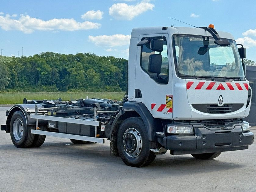 Renault MIDLUM 300 DXI* ABROLLKIPPER * TOPZUSTAND - Мултилифт с кука камион, Камион с кран: снимка 3 Renault MIDLUM 300 DXI* ABROLLKIPPER * TOPZUSTAND - Мултилифт с кука камион, Камион с кран: снимка 3