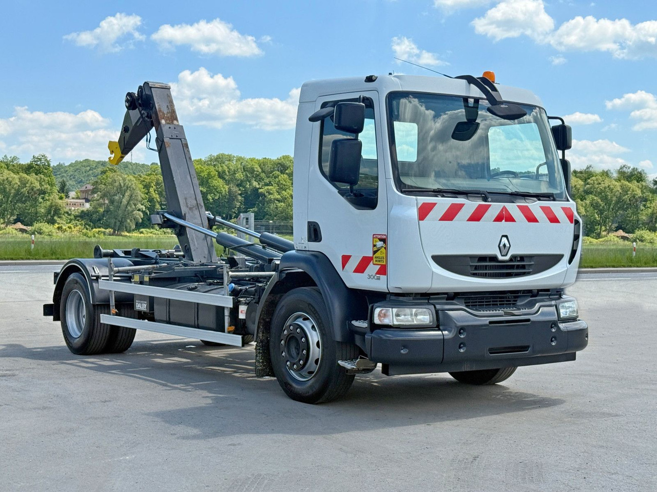 Renault MIDLUM 300 DXI* ABROLLKIPPER * TOPZUSTAND - Мултилифт с кука камион, Камион с кран: снимка 1 Renault MIDLUM 300 DXI* ABROLLKIPPER * TOPZUSTAND - Мултилифт с кука камион, Камион с кран: снимка 1