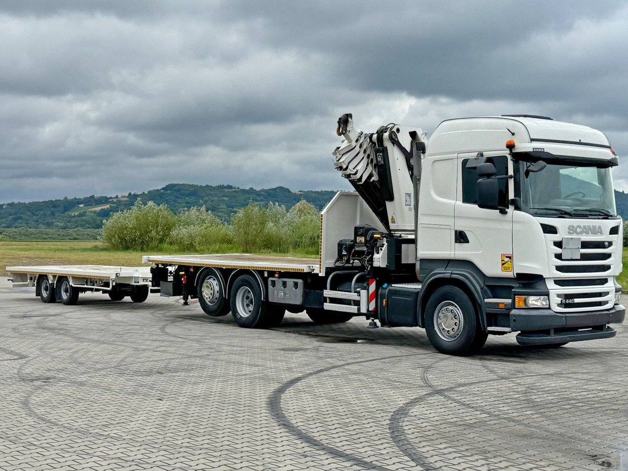 Scania R440 * HIAB 422 E-6 HIPRO + FUNK + Anhänger! 6x4 - Камион с кран: снимка 3 Scania R440 * HIAB 422 E-6 HIPRO + FUNK + Anhänger! 6x4 - Камион с кран: снимка 3