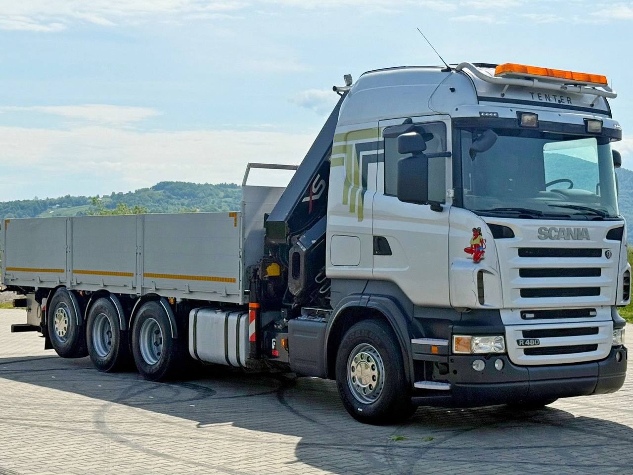 Scania R480 PRITSCHE 6,85m *HIAB 377 E-8 HIPRO/FUNK*8x4 - Камион с кран: снимка 3 Scania R480 PRITSCHE 6,85m *HIAB 377 E-8 HIPRO/FUNK*8x4 - Камион с кран: снимка 3