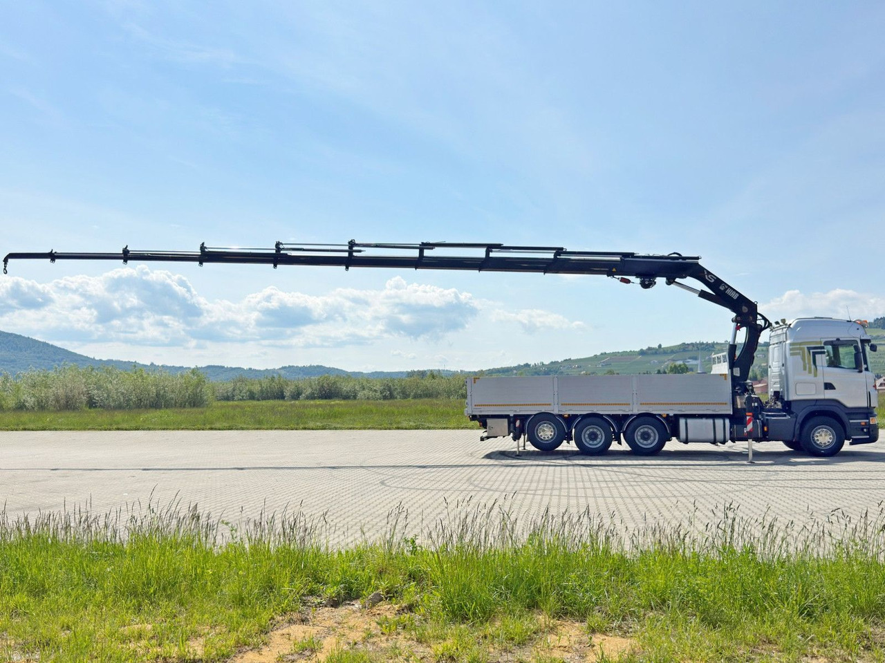 Scania R480 PRITSCHE 6,85m *HIAB 377 E-8 HIPRO/FUNK*8x4 - Камион с кран: снимка 5 Scania R480 PRITSCHE 6,85m *HIAB 377 E-8 HIPRO/FUNK*8x4 - Камион с кран: снимка 5
