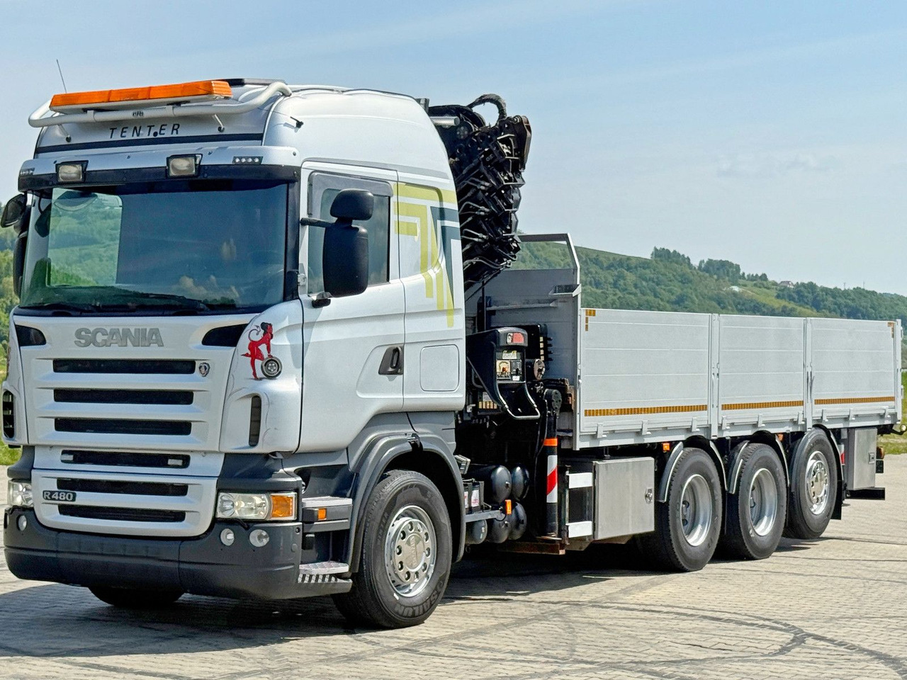 Scania R480 PRITSCHE 6,85m *HIAB 377 E-8 HIPRO/FUNK*8x4 - Камион с кран: снимка 3 Scania R480 PRITSCHE 6,85m *HIAB 377 E-8 HIPRO/FUNK*8x4 - Камион с кран: снимка 3