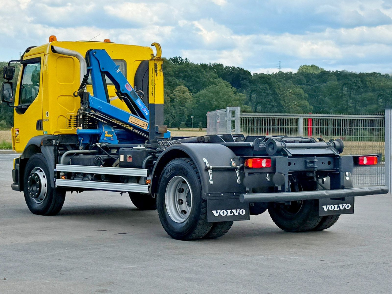 Мултилифт с кука камион Volvo FL 240 * Abrollkipper * HMF 270 K2 * TOPZUSTAND: снимка 7 Мултилифт с кука камион Volvo FL 240 * Abrollkipper * HMF 270 K2 * TOPZUSTAND: снимка 7