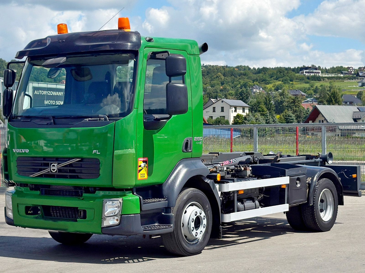 Volvo FL 280 * Abrollkipper * TOPZUSTAND - Мултилифт с кука камион: снимка 3 Volvo FL 280 * Abrollkipper * TOPZUSTAND - Мултилифт с кука камион: снимка 3