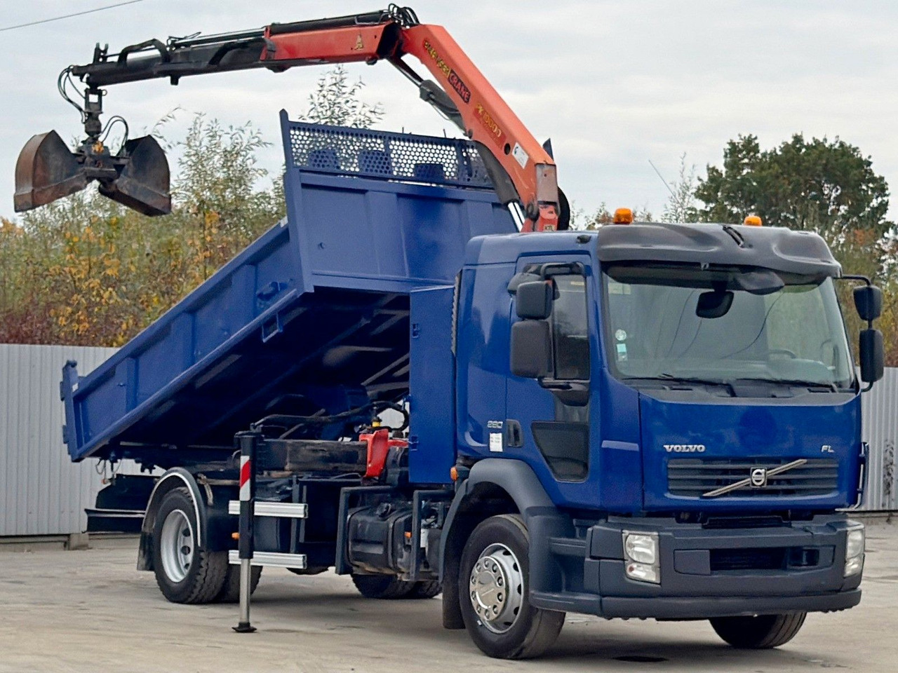 Volvo FL280 KIPPER 4,35m * PALFINGER PK 10000 + FUNK - Самосвал камион, Камион с кран: снимка 2 Volvo FL280 KIPPER 4,35m * PALFINGER PK 10000 + FUNK - Самосвал камион, Камион с кран: снимка 2