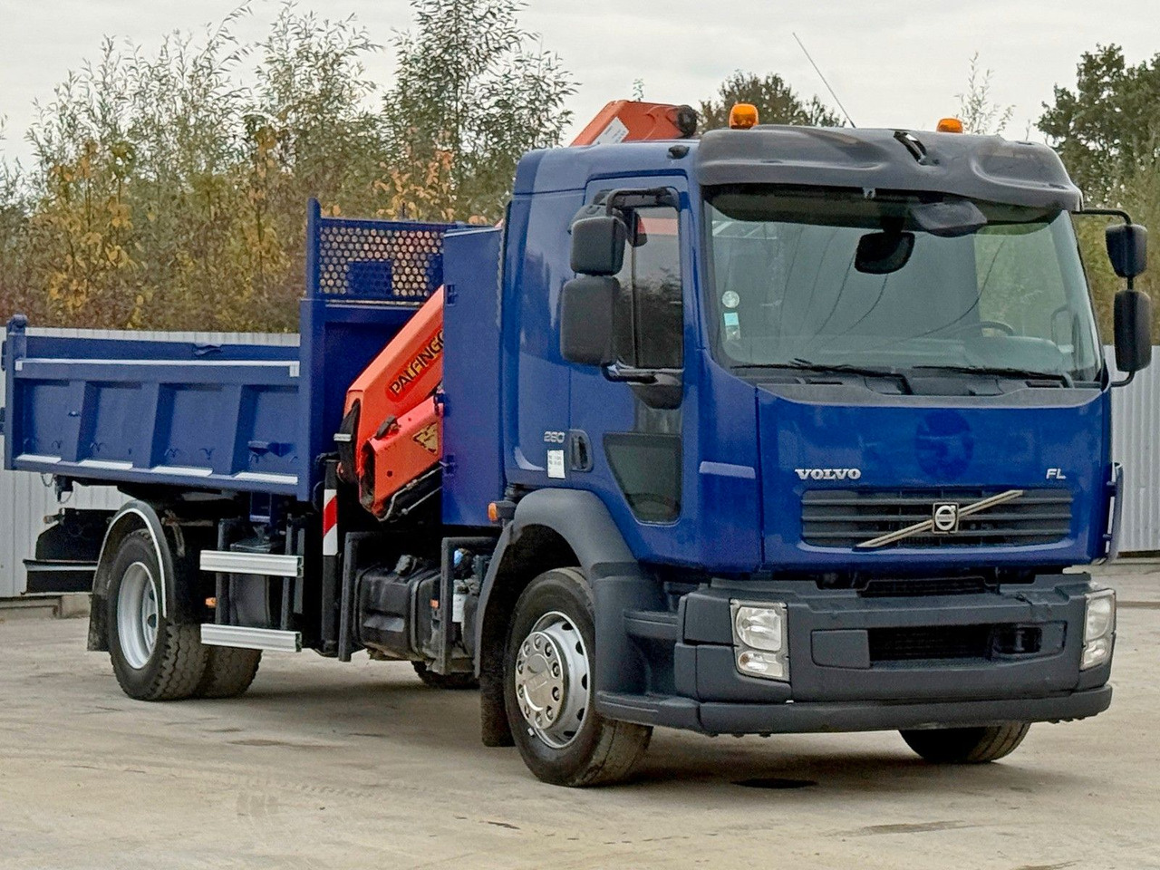 Volvo FL280 KIPPER 4,35m * PALFINGER PK 10000 + FUNK - Самосвал камион, Камион с кран: снимка 3 Volvo FL280 KIPPER 4,35m * PALFINGER PK 10000 + FUNK - Самосвал камион, Камион с кран: снимка 3