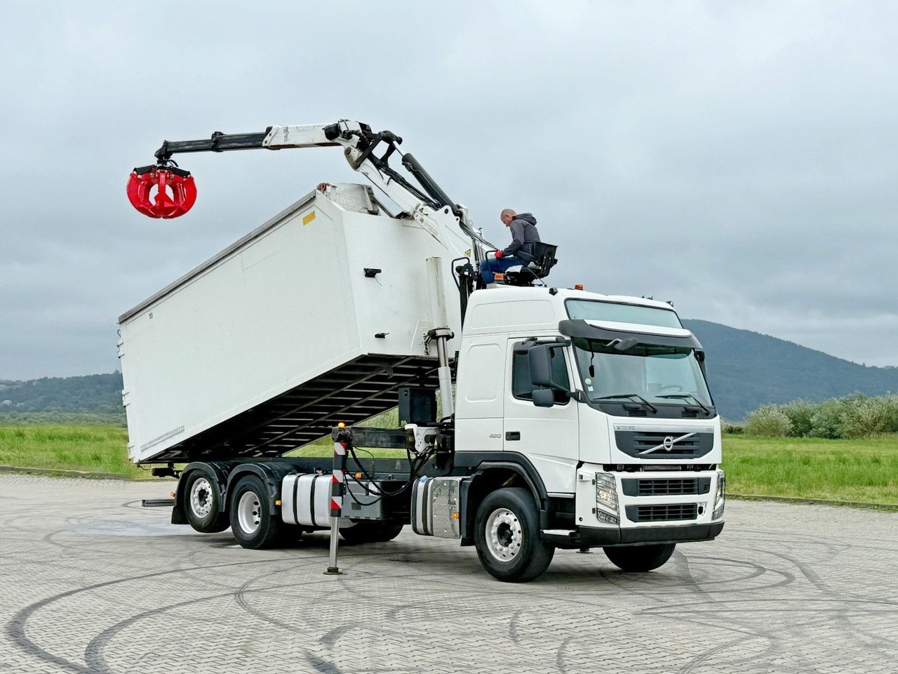 Volvo FM 420 Kipper 6,20 m * EPSILON Q150L75 *TOP - Мултилифт с кука камион, Камион с кран: снимка 2 Volvo FM 420 Kipper 6,20 m * EPSILON Q150L75 *TOP - Мултилифт с кука камион, Камион с кран: снимка 2
