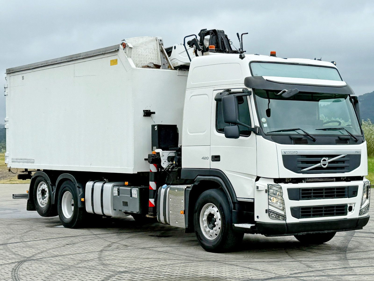 Volvo FM 420 Kipper 6,20 m * EPSILON Q150L75 *TOP - Мултилифт с кука камион, Камион с кран: снимка 4 Volvo FM 420 Kipper 6,20 m * EPSILON Q150L75 *TOP - Мултилифт с кука камион, Камион с кран: снимка 4