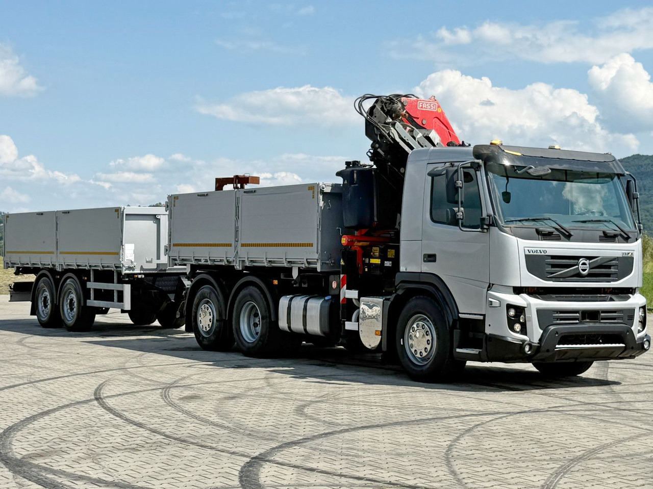 Volvo FMX 420* FASSI F275.2.25 + FUNK + Anhänger / TOP - Камион с кран: снимка 4 Volvo FMX 420* FASSI F275.2.25 + FUNK + Anhänger / TOP - Камион с кран: снимка 4