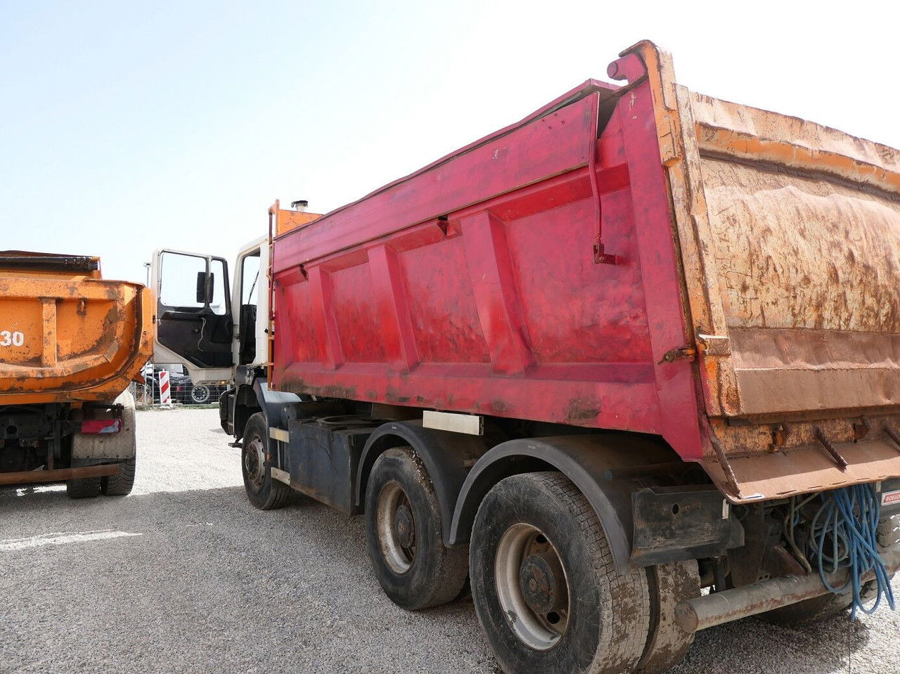 MAN TGA 33 33.364 AK - Самосвал камион: снимка 5 MAN TGA 33 33.364 AK - Самосвал камион: снимка 5