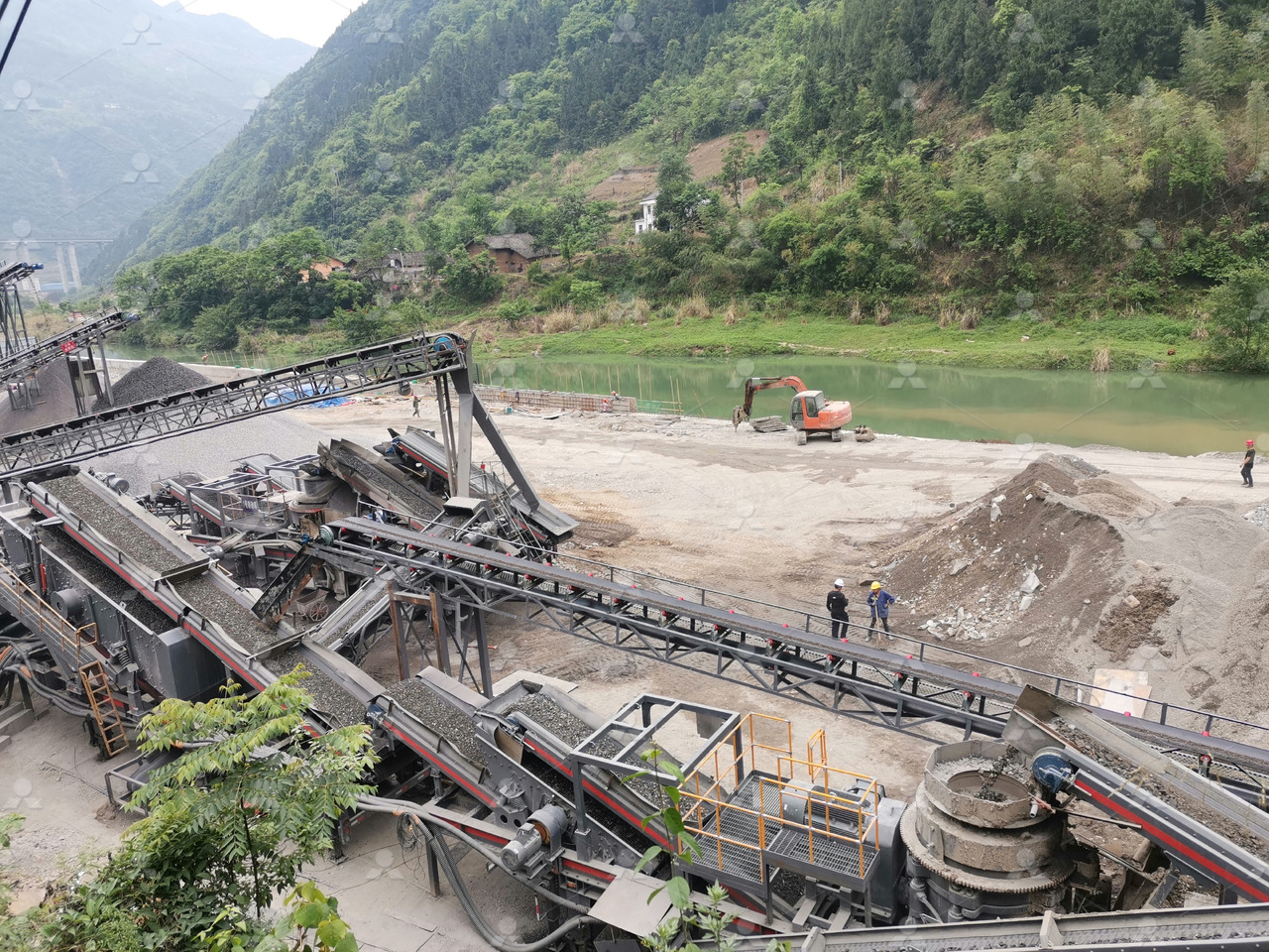 LIMING NK series mobile crusher - Мобилна трошачка: снимка 2 LIMING NK series mobile crusher - Мобилна трошачка: снимка 2