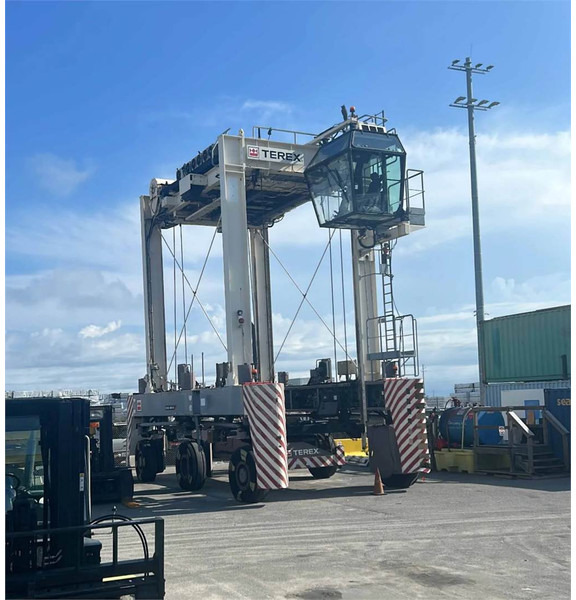 Terex N SC 424 E - Подемно-транспортна техника: снимка 1 Terex N SC 424 E - Подемно-транспортна техника: снимка 1