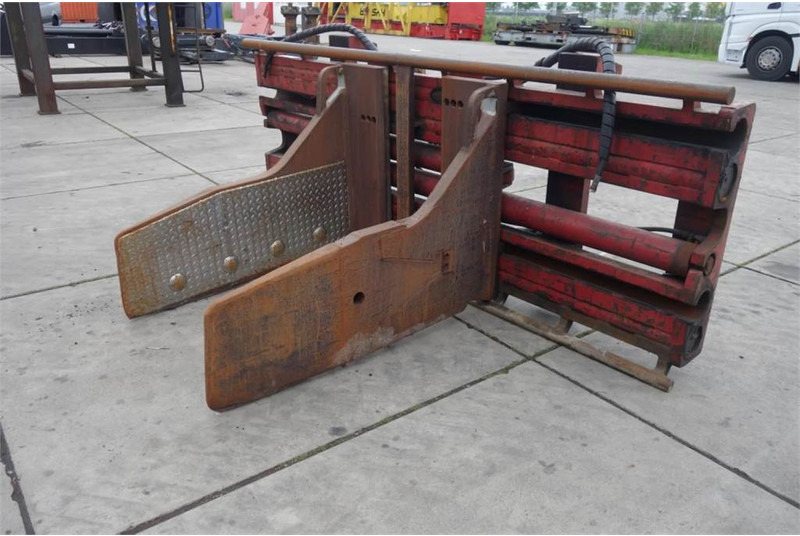 BOLZONI AURAMO P-1000LSE Bale Clamp - Прикачен инвентар за Подемно-транспортна техника: снимка 2 BOLZONI AURAMO P-1000LSE Bale Clamp - Прикачен инвентар за Подемно-транспортна техника: снимка 2
