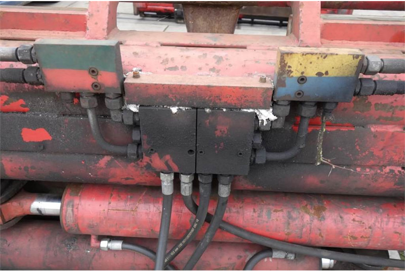 Лизинг на BOLZONI AURAMO P-1000LSE Bale Clamp BOLZONI AURAMO P-1000LSE Bale Clamp: снимка 10