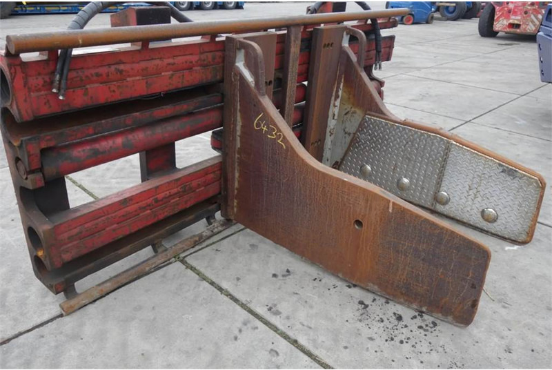 Лизинг на BOLZONI AURAMO P-1000LSE Bale Clamp BOLZONI AURAMO P-1000LSE Bale Clamp: снимка 6